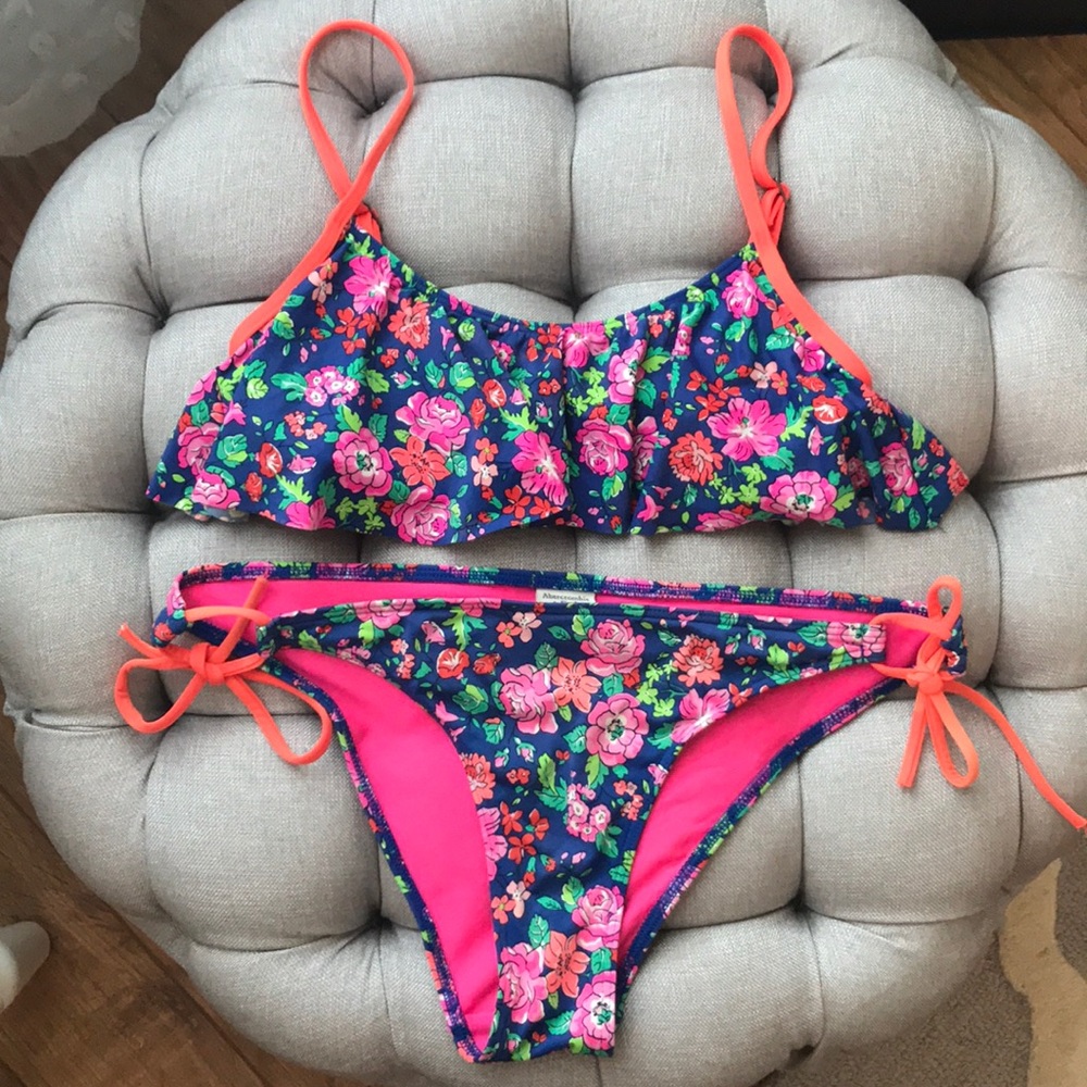 Abercrombie & Fitch Floral Print Bikini Size Small Top and Size Medium Bottom